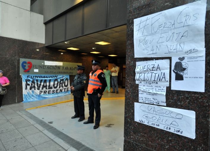 Sólo el círculo íntimo acompaña a la Presidente (foto 2)