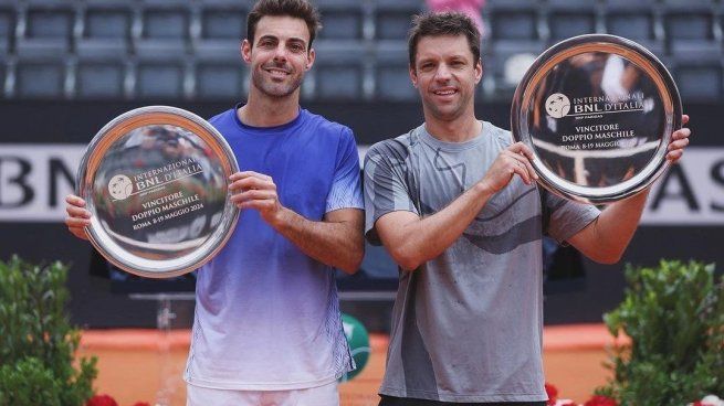 El argentino Horacio Zeballos y el español Marcel Granollers se conronaron por segunda vez campeones del Mastres 1000 de Roma.
