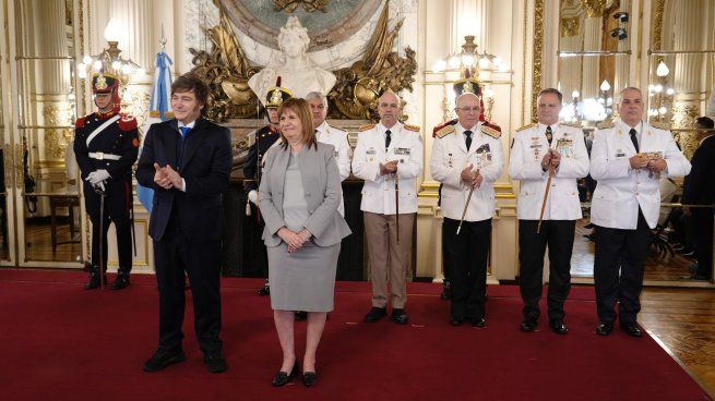 Javier Milei encabezó la ceremonia de ascenso de oficiales de las Fuerzas de Seguridad.