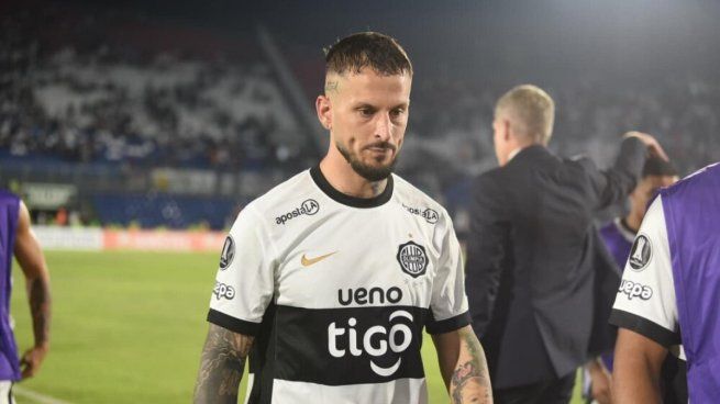 Tras jugar 12 partidos, Darío Benedetto rescindirá contrato con Olimpia de Paraguay