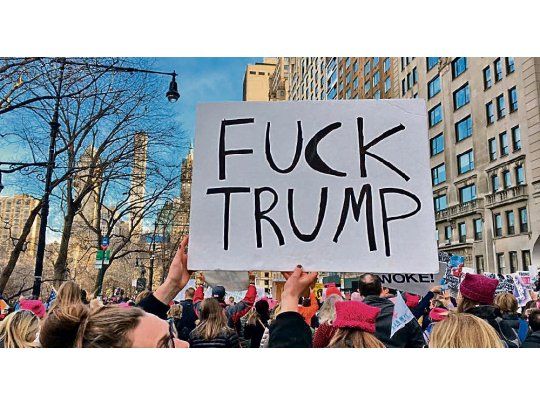 Quejas. Nueva York aturdido por manifestaciones contra Donald Trump en la víspera de la mega protesta nacional de las mujeres contra el presidente estadounidense