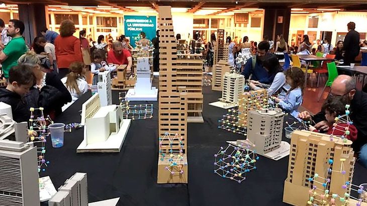 El Museo de Maquetas FADU se ubica en el Pabellón 3, Av. Int. Güiraldes 2160. El Museo de Maquetas FADU se ubica en el Pabellón 3, Av. Int. Güiraldes 2160.
