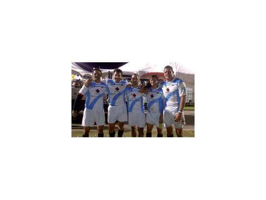 Quinteto rosarino. Federico Ninja Todeschini, Alejo Fradua, Simón Macat, Leandro Lobrauco y Simón Boffelli, integrantes de Pumas Classics 2013.