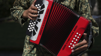De cuánto es la multa por escuchar narcocorridos en la calle: esto dice la Ley de Cultura Cívica.