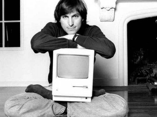 Steve Jobs lanzó la primera computadora en 1976.