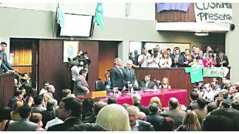 llamado. “Nada se resuelve por el camino de la confrontación”, enfatizó Arcioni el viernes, durante la apertura de sesiones ordinarias.