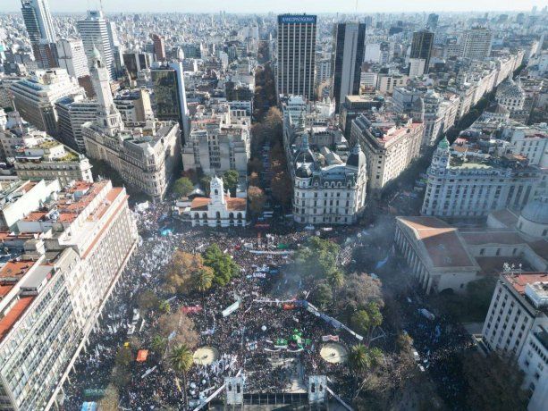 La condena a la expresidenta, con un proceso judicial al que catalogan de amañado, devino en un reverdecer político, con una centralidad en su liderazgo. La condena a la expresidenta, con un proceso judicial al que catalogan de amañado, devino en un reverdecer político, con una centralidad en su liderazgo.