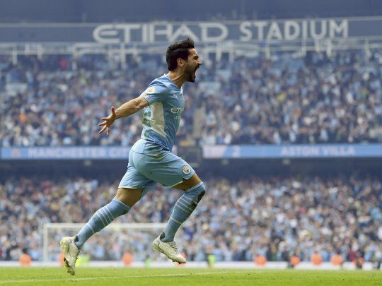 Como alguna vez lo hizo Agüero, Gundogan marcó el gol del título en el Etihad Stadium y se convirtió en el héroe de Manchester City.