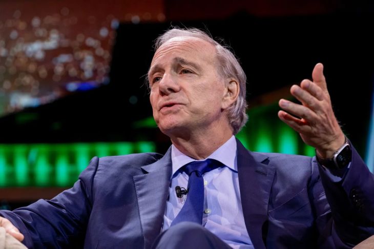 Fundó Bridgewater desde su pequeño departamento en Nueva York. Fundó Bridgewater desde su pequeño departamento en Nueva York.