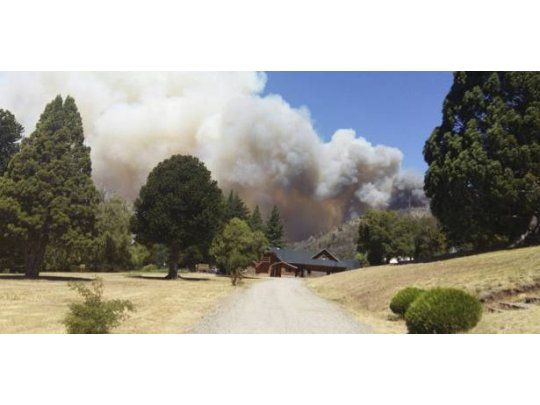 El fuego ya consumió 1.700 hectáreas
