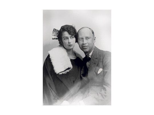 Lina Codina y Serguei Prokofiev en épocas felices. A fines de la segunda guerra mundial, él se casó con una joven del partido comunista y ella pasó 20 años en un campo de concentración estalinista «por espionaje».