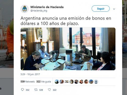 Bono a 100 Años deuda.jpg