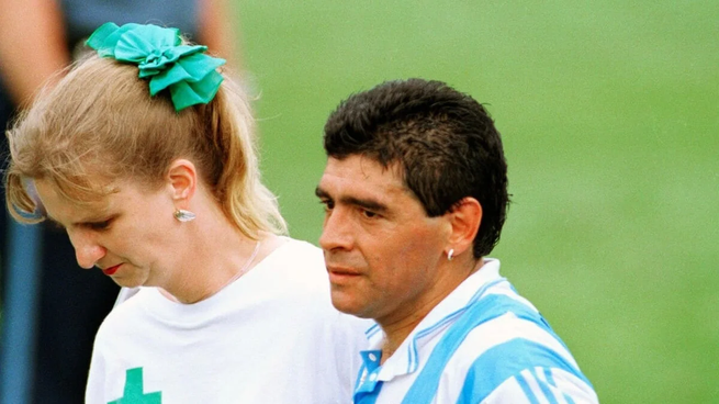 La imagen de Maradona y la enfermera es una de las más recordadas por todos los fanáticos del fútbol.
