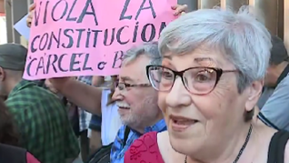 Protesta de jubilados en el congreso contra el DNU y la ley ómnibus.