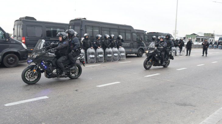 Camioneros no pudieron avanzar por un retén policial 