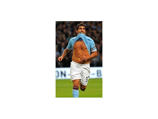 El jueves se reúnen dirigentes de Milan y de Manchester City por el pase de Tevez.