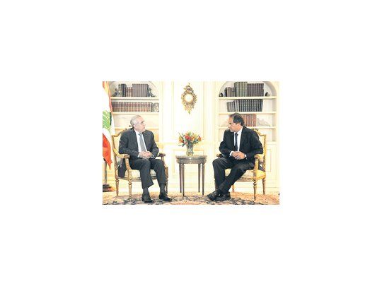 Daniel Scioli se reunió ayer en Buenos Aires con el presidente del Líbano, Michel Sleiman. Analizaron la balanza comercial, la posibilidad de fortalecer los vínculos de cooperación y la incidencia de la importante presencia de libaneses en la provincia.