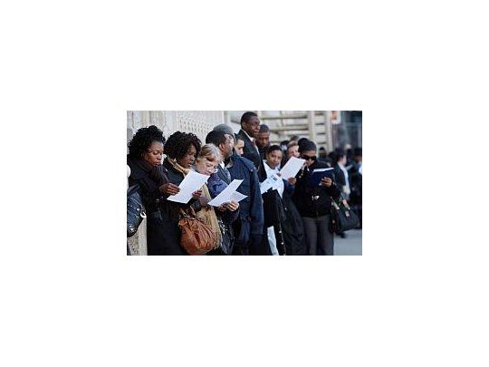 Las solicitudes iniciales del seguro estatal de desempleo subieron en 8.000 a un total desestacionalizado de 365.000.