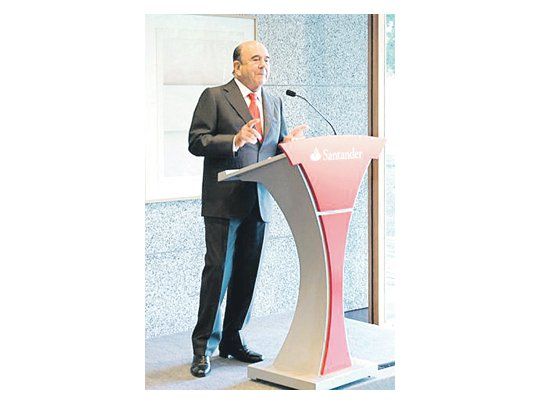 El presidente del Santander, Emilio Botín, aventuró que «después de todas las reformas, el sistema financiero español se situará entre los más sólidos del mundo».