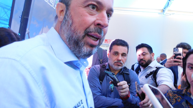 Para Alexandre Silveira de Oliveira, es necesario avanzar en la transición energética. Como lo defiende el Papa Francisco, solo va a suceder efectivamente a través de una gobernanza global, afirmó. 