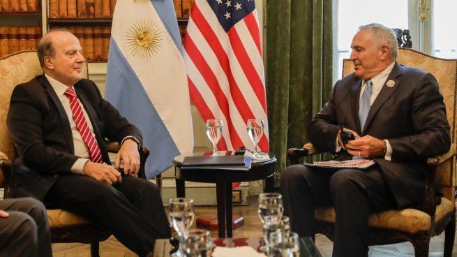 El ministro Ferraro recibió al embajador de Estados Unidos