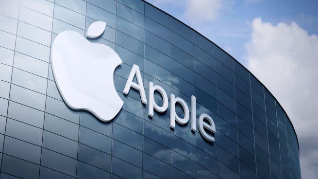 En lo que va del año, las acciones de Apple caen 17%.