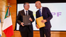 Horacio Marin, presidente y CEO de YPF, y el italiano Claudio Descalzi, CEO de Eni, firmaron un acuerdo por la exportación de GNL de Vaca Muerta.