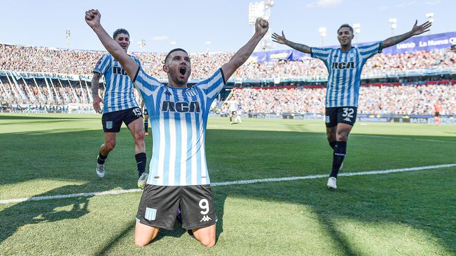 Maravilla Martínez anotó el segundo de Racing y terminó como goleador de la Sudamericana.