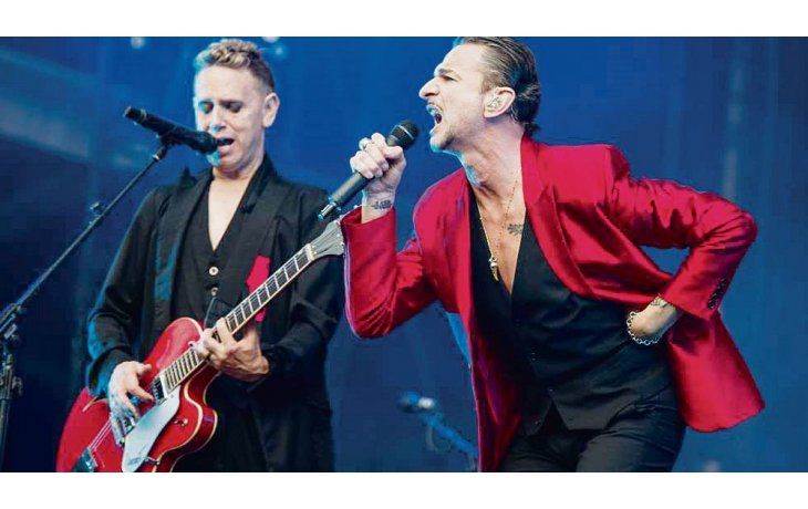 ámbito.com | Depeche Mode. Un recital como en los viejos tiempos, literalmente: fallaron las pantallas gigantes.