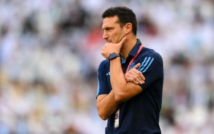 Lionel Scaloni, DT de la selección argentina, pensante