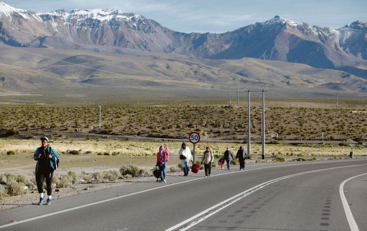 DERIVA. Miles de personas sin papeles llegan a pie desde Bolivia con lo puesto.&nbsp;