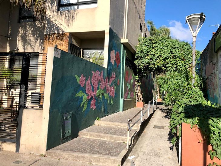 Ingreso al Pasaje Granville desde Av. Álvarez Jonte (Foto Gentileza: San Román Propiedades) Ingreso al Pasaje Granville desde Av. Álvarez Jonte (Foto Gentileza: San Román Propiedades)