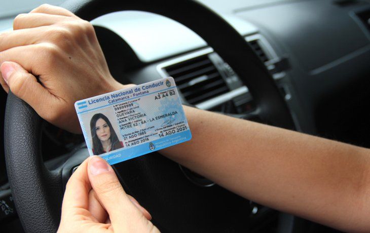 Se renuevan las licencias de conducir en todo el país. 