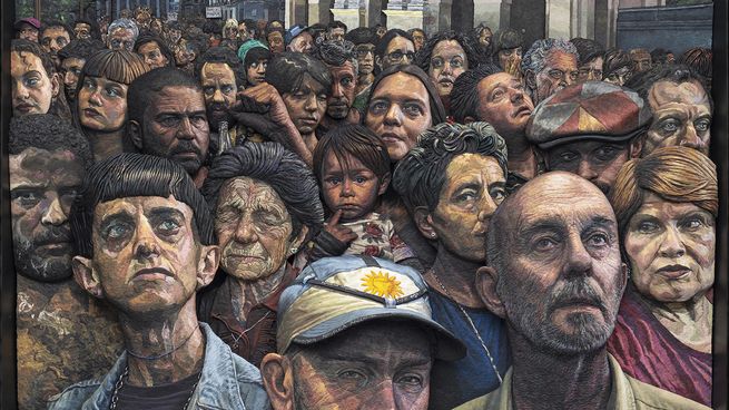Reinterpretación de La Manifestación de Berni a cargo del grupo Mondongo. Ambas obras se exponen en el Malba