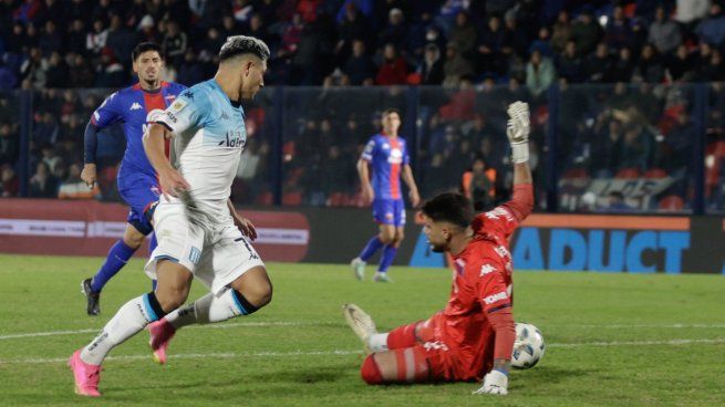 Racing goleó 4-0 a Tigre como visitante y lidera la Liga Profesional