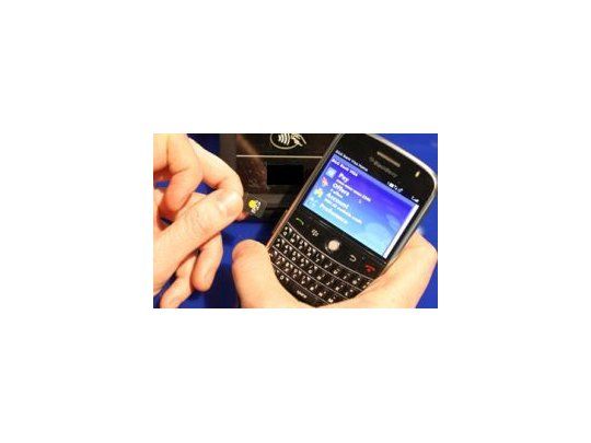 Aseguran que se duplicaron las compras y transacciones bancarias por celular.