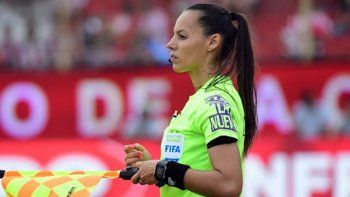 Mariana De Almeida (foto), junto a Daiana Milone, se convertirán en las primeras mujeres en dirigir en la Copa Libertadores masculina debido al coronavirus positivo que dieron los árbitros asignados al partido entre Racing y Nacional.