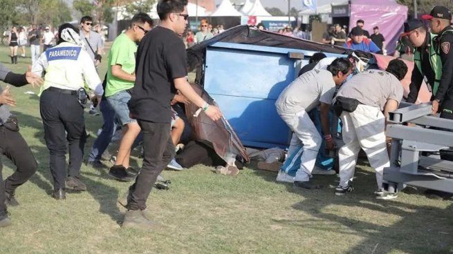 Dos personas murieron en México tras el derrumbe de una estructura metálica