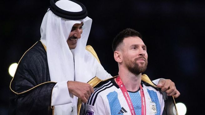 Messi, la capa y el día que el tenis festejó de la mano del 10.