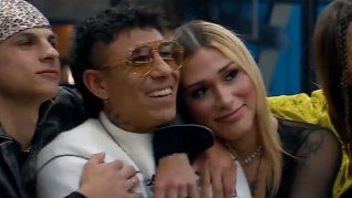 Sarmiento se despidió de la casa. Sarmiento se despidió de la casa.