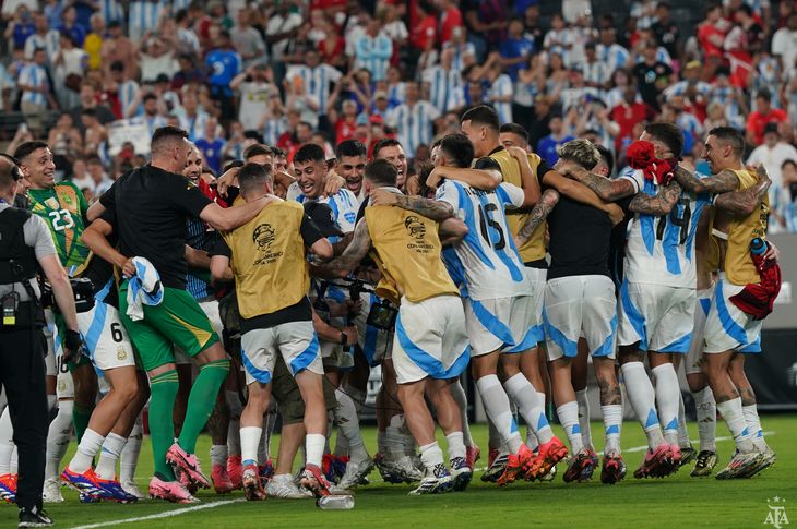 After reaching another final, Argentine football took the place in the ideal team of the semi-finals of the Copa América. After reaching another final, Argentine football took the place in the ideal team of the semi-finals of the Copa América.