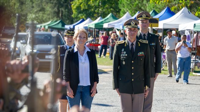 Carolina Cosse encabezó conmemoración del 201 aniversario del Desembarco de los 33 Orientales.