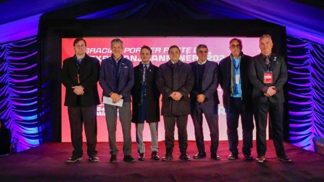 Alejandro Colombo, Juan Pazos, Juan Pablo Perea, Emilio Achem, Roberto Cacciola, Ricardo Martínez y Mike Meding.