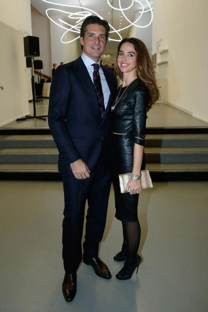 Una vida rodeada de lujos contrasta con el origen ilícito de los millones obtenidos a través de una de las estafas financieras más resonantes del caso.  