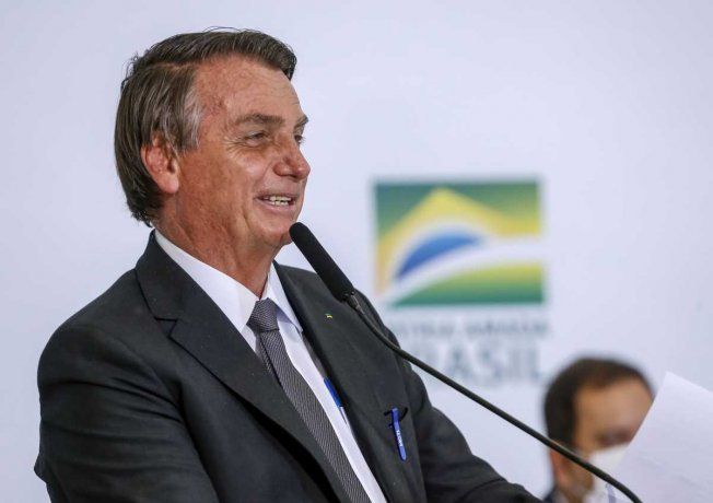 Jair Bolsonaro: Este Gobierno se pone muy feliz cuando la gente compra armas