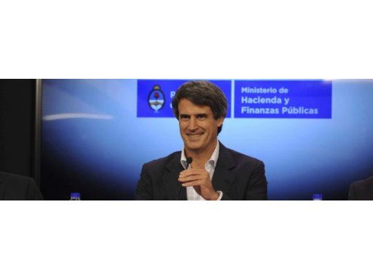 El ministro de Hacienda, Alfonso Prat Gay, anunció el fin del cepo cambiario en conferencia de prensa.