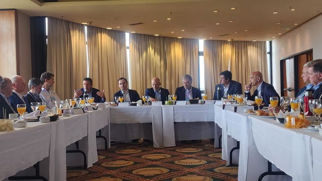 La mesa de CEOs del agro en el Coloquio de IDEA.