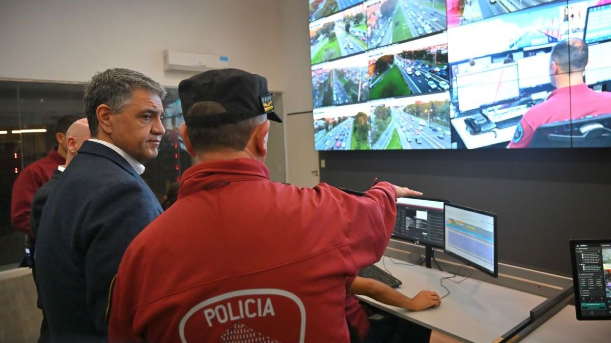 Jorge Macri durante un operativo de la Policía de la Ciudad