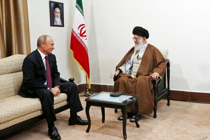 El presidente ruso, Vlad&iacute;mir Putin, y el ayatol&aacute; iran&iacute;, Al&iacute; Jamene&iacute;.