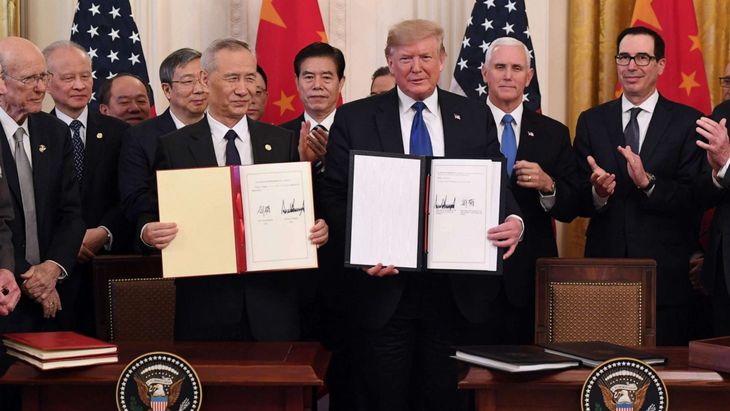 Firma de la primera fase del Acuerdo Comercial con China de 2020. Antes de fin de año se firmaría la segunda fase 